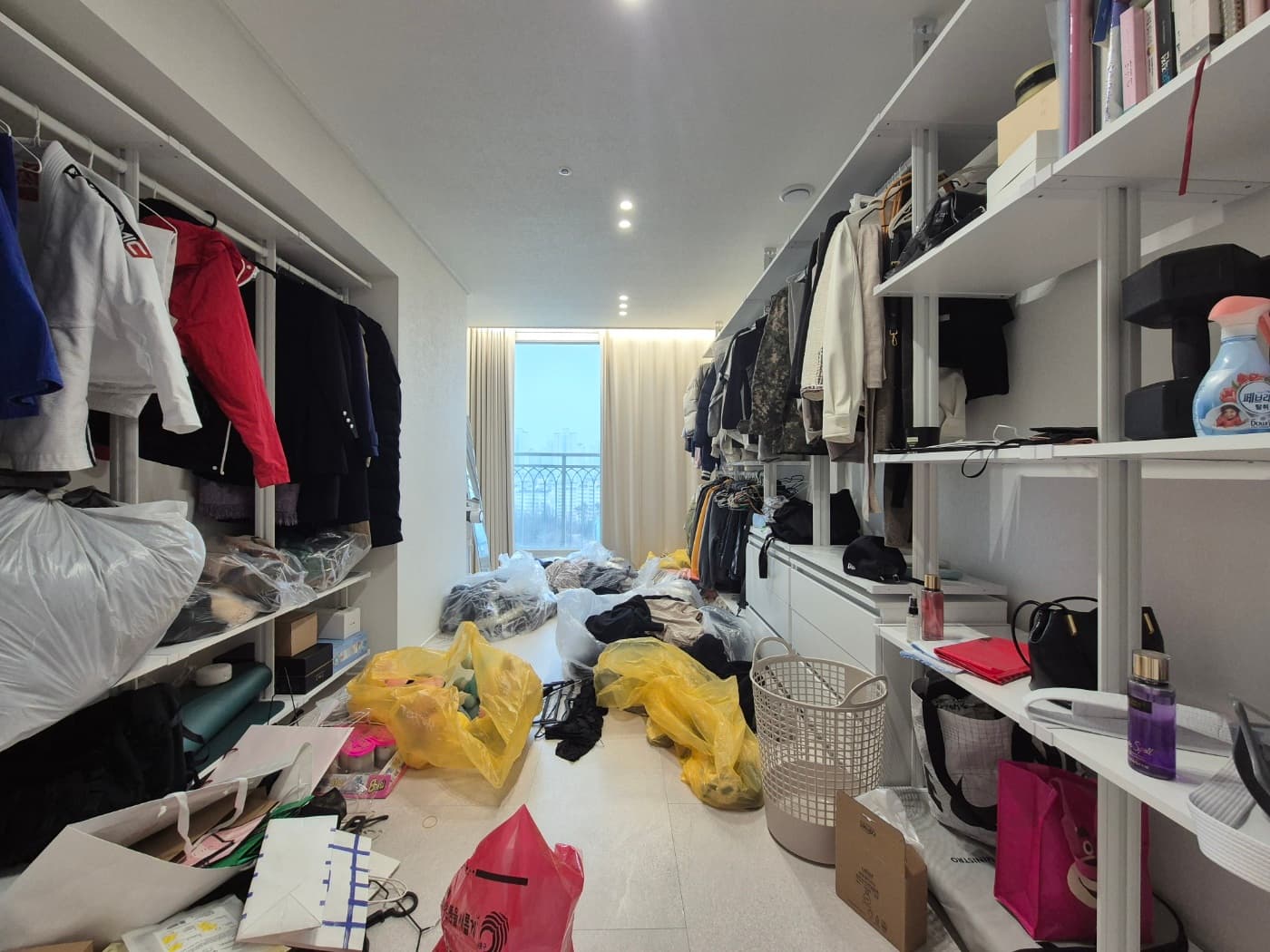 드레스룸 정리 Before